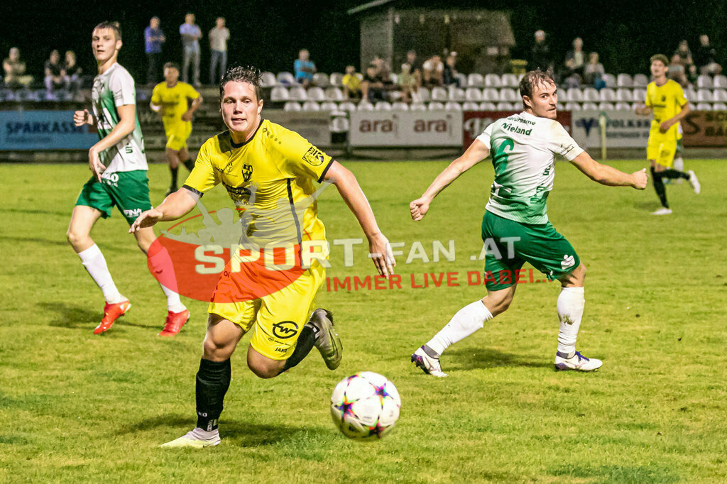 SV Feldkirchen - SC Launsdorf 2-1, Unterliga Ost | Fabian Gangl (SC Launsdorf #10) Michael Tammegger (SV Feldkirchen #6) SV Feldkirchen - SC Launsdorf 2-1 am 23.08.2023 in Feldkirchen
(Modehaus NIMO Arena), Austria, (Photo by Ernst Krawagner sport-fan.at) - Realisiert mit Pictrs.com