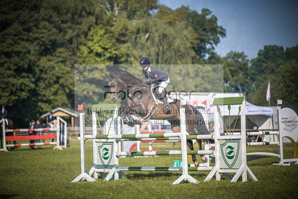 DOS_0449 | Entdecke hochwertige Reitturnierfotos von Foto Oger. Professionell, emotional und authentisch – jetzt Lieblingsmomente im Shop bestellen.Deutschlandweite Turnierfotografie. - Realisiert mit Pictrs.com