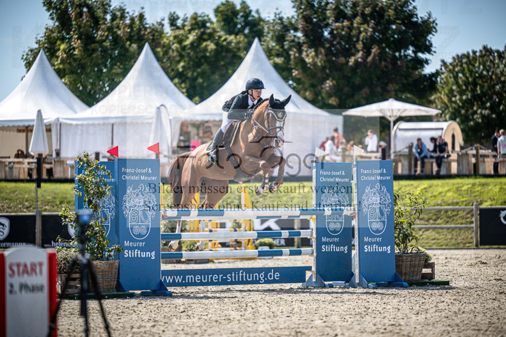 DOS_1399 | Entdecke hochwertige Reitturnierfotos von Foto Oger. Professionell, emotional und authentisch – jetzt Lieblingsmomente im Shop bestellen.Deutschlandweite Turnierfotografie. - Realisiert mit Pictrs.com