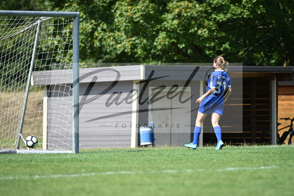 VFBGRE20200816_0031 | Fussball, Frauen:   bei dem Testspiel zwischen VfB Schinkel und TSG 07 Burg Gretesch IV auf der Sportanlage am Zuschlag am 16.08.2020 in Osnabrueck, Deutschland. - Realisiert mit Pictrs.com