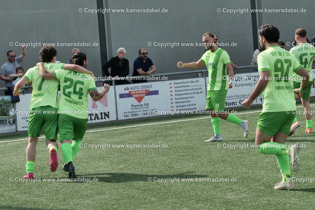 Fußball : Bezirksliga : SV 08/29 Friedrichsfeld - Borusia Veen am 10.05.2026 in Voerde Friedrichsfeld | Fußball : Bezirksliga : SV 08/29 Friedrichsfeld - Borusia Veen am 10.05.2026 in Voerde Friedrichsfeld - Realisiert mit Pictrs.com