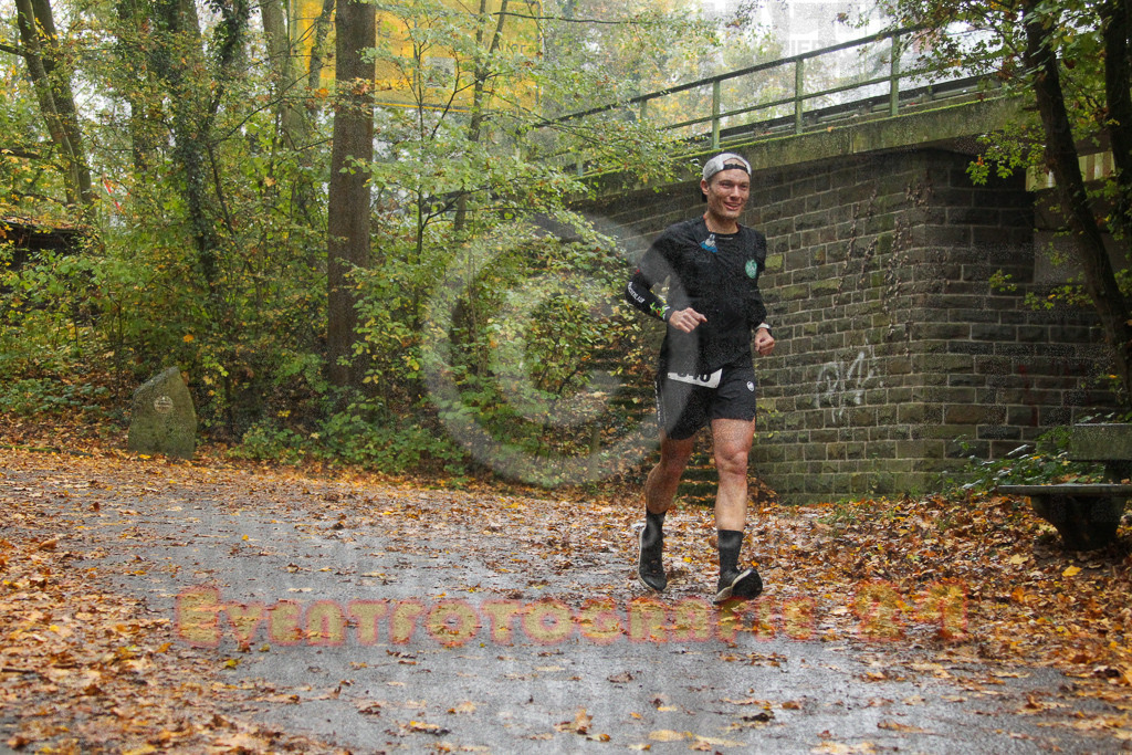 241027_0910_EV4_5489 | Sportfotografie im Rhein-Sieg Kreis, Köln, Bonn, NRW, Rheinland Pfalz, Hessen, etc. Unser Tätigkeitsfeld umfasst den Laufsport vom Volkslauf über den Marathon, Duathlon, Triathon bis zum Ultralauf wie Kölnpfad Ultra oder Schindertrail.