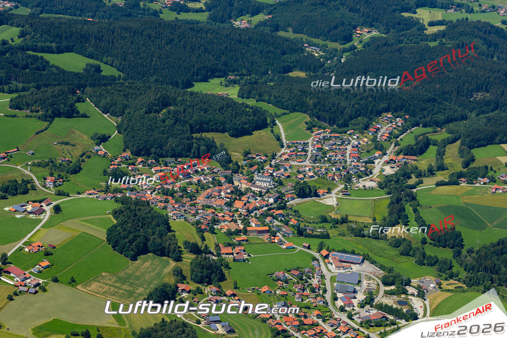 Aktuelles Luftbild von  Gotteszell - Die Luftaufnahme wurde 2022 mittels UL-Flugzeug erstellt ( keine Drohne ) - hochauflösende Kamera-Systeme von  Canon -Beste Qualität - Für grossformatige Ausdrucke geeignet. Die Geschenkidee !