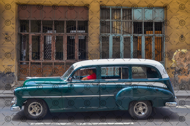RGE_2315r | Amerikanischer Oldtimer in Havanna     Fotograf: Ralf Gebhardt - Realisiert mit Pictrs.com