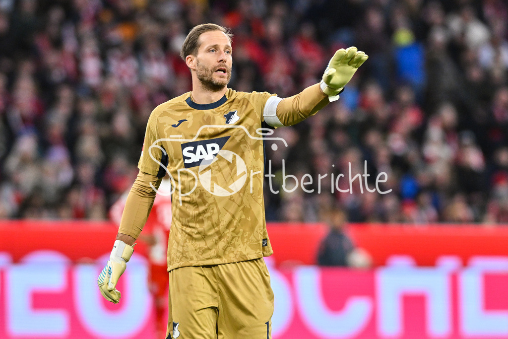 FC Bayern München - TSG 1899 Hoffenheim | MUNICH, GERMANY - 08. FEBRUARY: im Bild Oliver Baumann (TSG Hoffenheim 1) / Einzelfoto / Freisteller  während dem Bundesligamatch zwischen dem FC Bayern München und der TSG 1899 Hoffenheim am 21. Spieltag in der Allianz Arena / DFL REGULATIONS PROHIBIT ANY USE OF PHOTOGRAPHS AS IMAGE SEQUENCES AND/OR QUASI-VIDEO