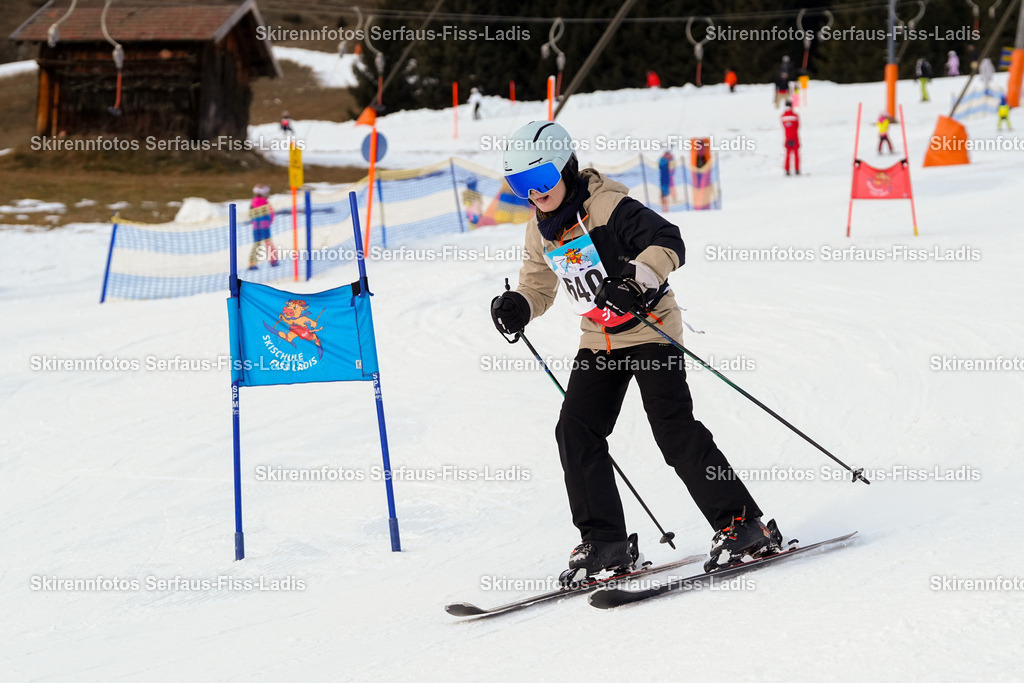 SRF_02.01.2026_1126 | Skirennfotos,Serfaus,Fiss,Ladis,Kinderskirennen,Winter,Tirol,Oberland,skirace,SFL,feelfree,weil wir's genießen,ski,Ski,skifahren,Sonnenplateau, - Realisiert mit Pictrs.com