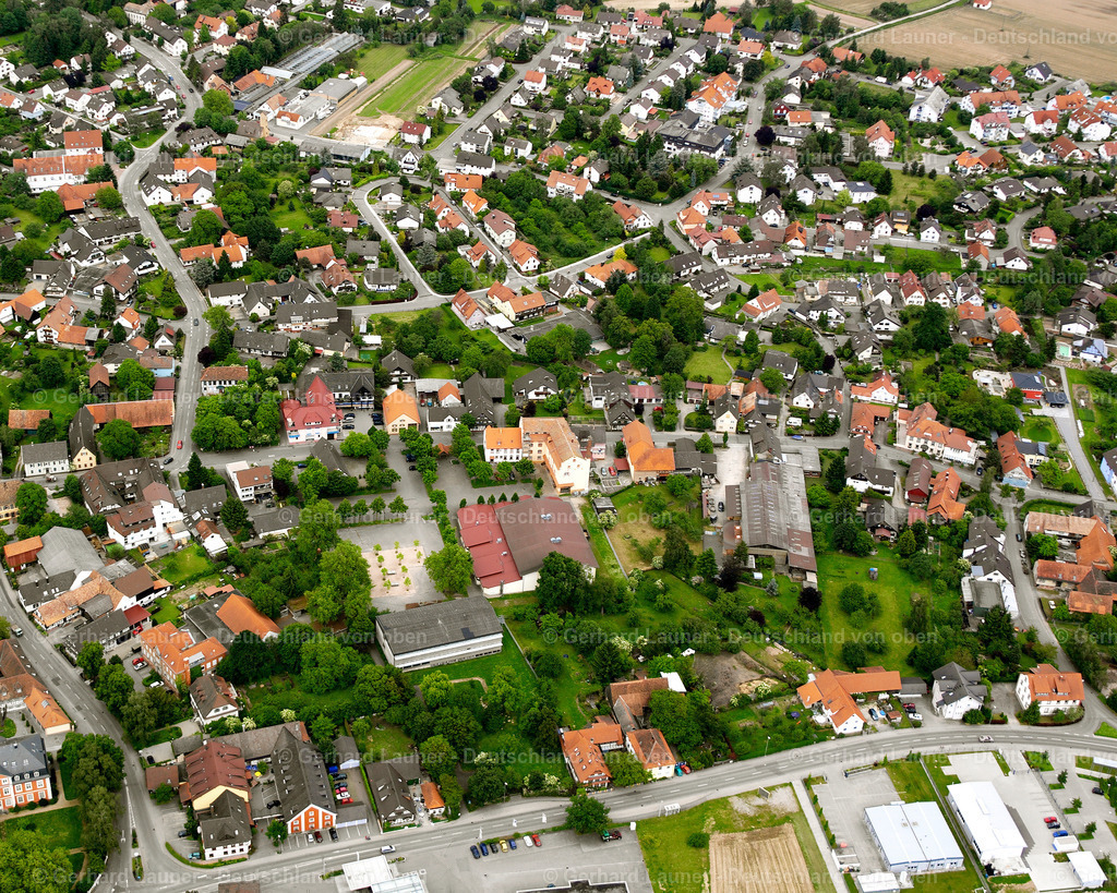 2627091 | KEHL 07.06.2006 Ortsansicht der Straßen und Häuser der Wohngebiete an der Oberdorfstraße im Ortsteil Kork in Kehl im Bundesland Baden-Württemberg, Deutschland. // Town View of the streets and houses of the residential areas on street Oberdorfstrasse in the district Kork in Kehl in the state Baden-Wuerttemberg, Germany. Foto: Gerhard Launer