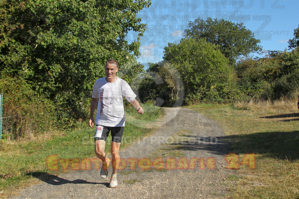 250830_1639_EV4_4692 | Sportfotografie im Rhein-Sieg Kreis, Köln, Bonn, NRW, Rheinland Pfalz, Hessen, etc. Unser Tätigkeitsfeld umfasst den Laufsport vom Volkslauf über den Marathon, Duathlon, Triathon bis zum Ultralauf wie Kölnpfad Ultra oder Schindertrail.