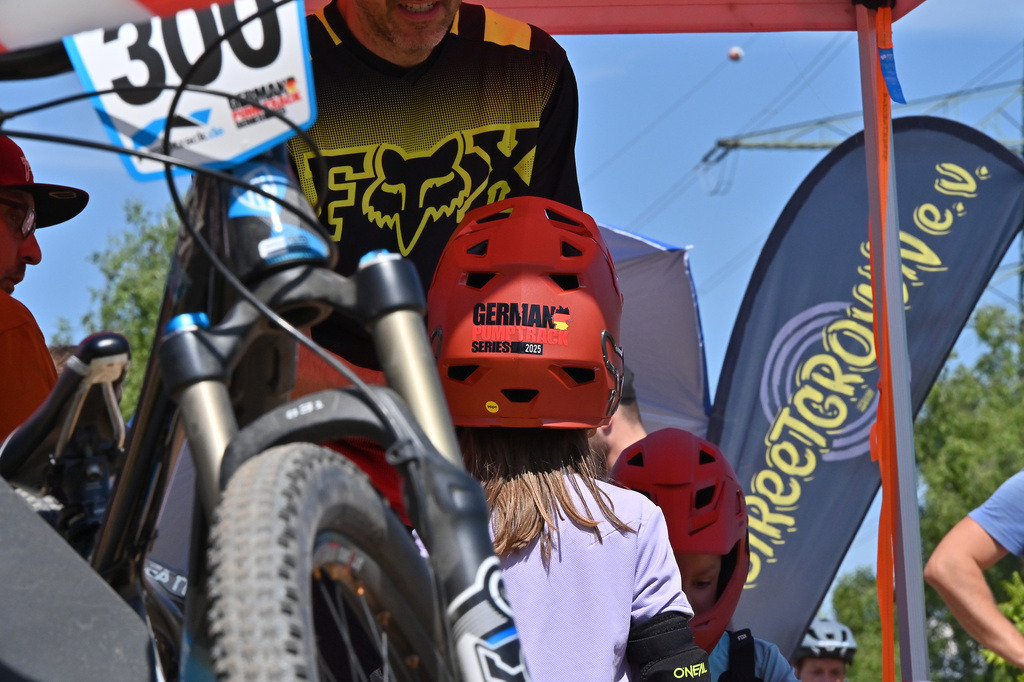 DSC_3098_philine | German Pumptrack Series - Realisiert mit Pictrs.com