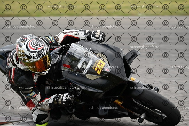 25bt02-0590 | markuskiefer.com - Realisiert mit Pictrs.com