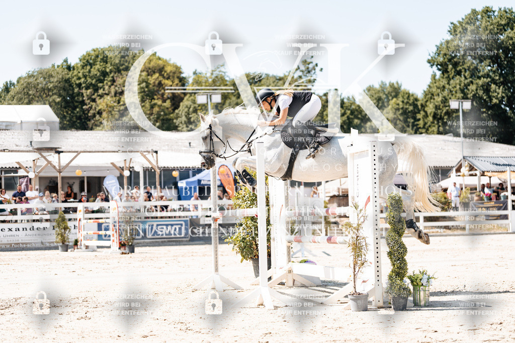 CK909776 | Turnierfotografie Pferdefotografie Trier Rheinland-Pfalz Pferdesport Reitsport Tierfotografie Sportfotografie Pferdevideo Pferdevideografie Equestrianvideography equestrianphotography  - Realisiert mit Pictrs.com