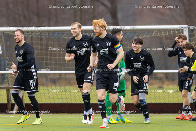 Fußball I Herren I Saison 2025-2026 I Landesfreundschaftsspiel I SC Rönnau - SSG Rot-Schwarz Kiel 001 | v.l. Marvin Heckler (19, SC Rönnau), Ruven Seydel (25, SC Rönnau), Marvin Heckler (19, SC Rönnau), Jonte Christoph Frommhagen (17, SC Rönnau) - Realisiert mit Pictrs.com