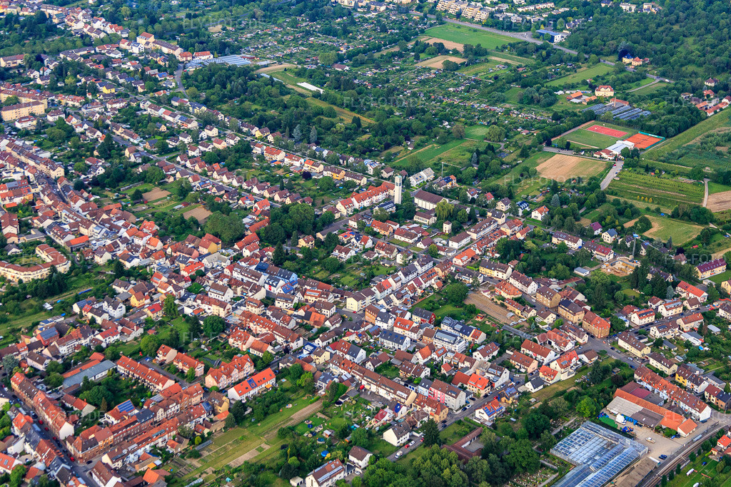 Luftbild: Ortsteil Aue von Südwesten im Ortsteil Durlach in Karlsruhe im Bundesland Baden-Württemberg in Deutschland. Foto: IMG_089264.jpg vom 10.06.2016 durch Werner Riehm/FLY-FOTO.de