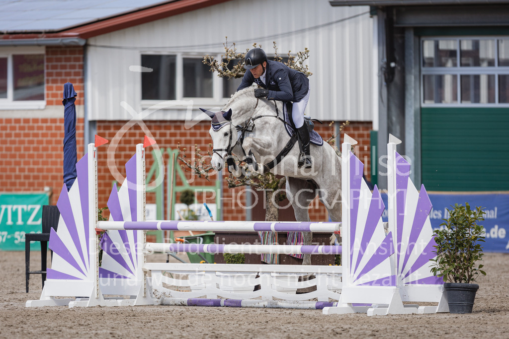 230411_Mühlen_02SprPf-A-265 | Deine schönsten Turniermomente als professionelle Fotos! Entdecke hochwertige Pferdesport-Fotografie im Online-Shop. Jetzt Fotos finden & bestellen!