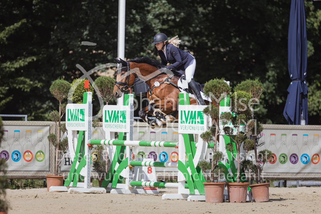 220728_BHO_RegioTour_A-Spr_Reiter-251 | Deine schönsten Turniermomente als professionelle Fotos! Entdecke hochwertige Pferdesport-Fotografie im Online-Shop. Jetzt Fotos finden & bestellen!