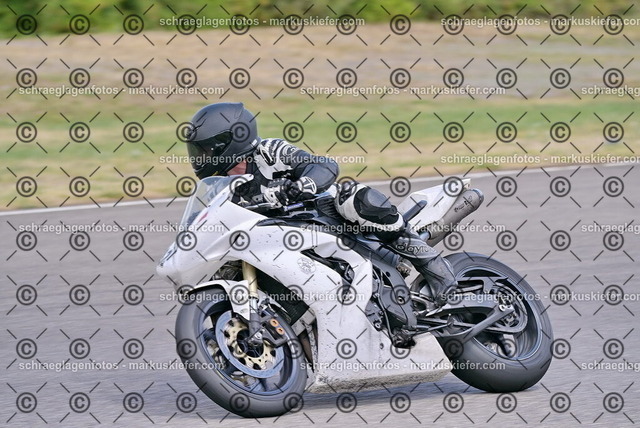 26bt05-1894 | markuskiefer.com - Realisiert mit Pictrs.com