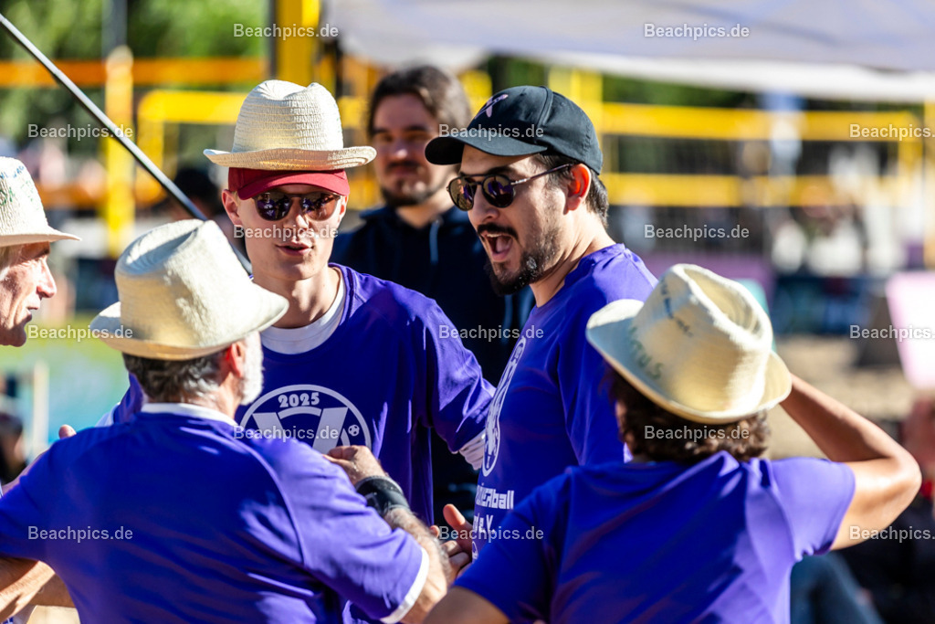 2025-200082057-Strandvölkerball-WM_1 |  23.08.2025; Berlin Foto: Gerold Rebsch - www.beachpics.de