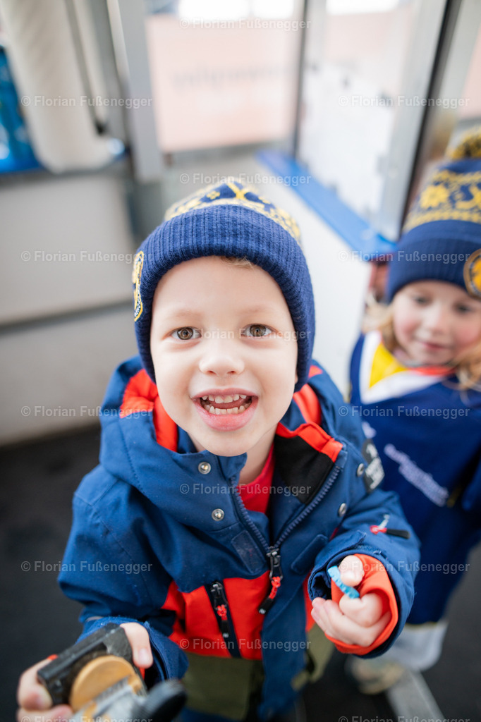 2025-03-19-Abschluss-Jungend-HSC-072 | "Fussifoto.com – Ihr Ansprechpartner für hochwertige Fotografie! Entdecken Sie kreative Bilder und professionelle Dienstleistungen. Kontaktieren Sie uns für Ihre Projekte!"