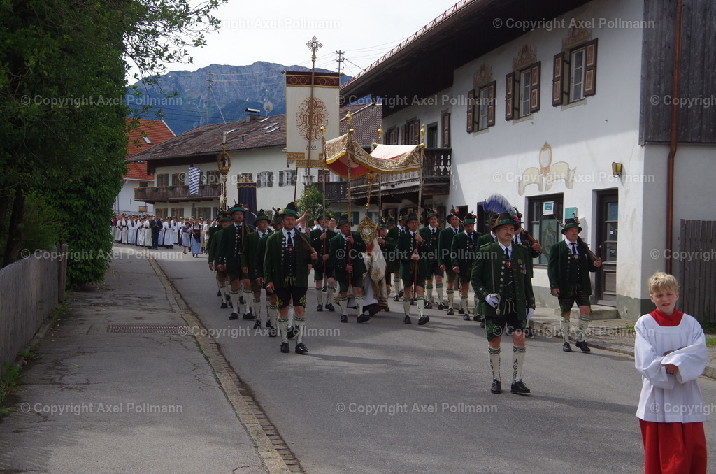 IMGP5223 | fotografiert von Axel PollmannLeonhardi Wallfahrt Benediktbeuern und Murnau, Fronleichnam, Fasching, Landschaft im Loisachtal und Benediktbeuern  - Realisiert mit Pictrs.com