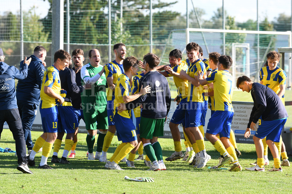 TSV Seebach : SV Wenzenbach | Jubel beim SV Wenzenbach - Realisiert mit Pictrs.com