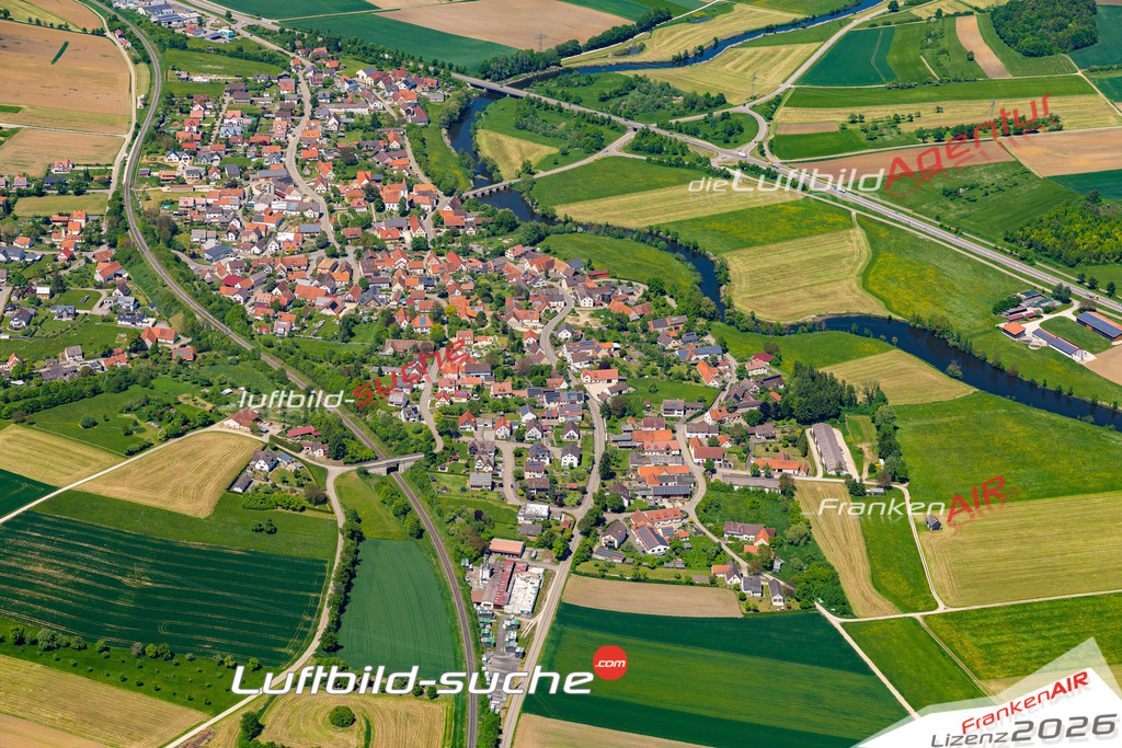 Die Luftaufnahme Ebermergen - Harburg wurde 2021 mittels Flugzeug (keine Drohne) erstellt. Hohe Auflösung -für große Poster und Wandbilder geeignet!