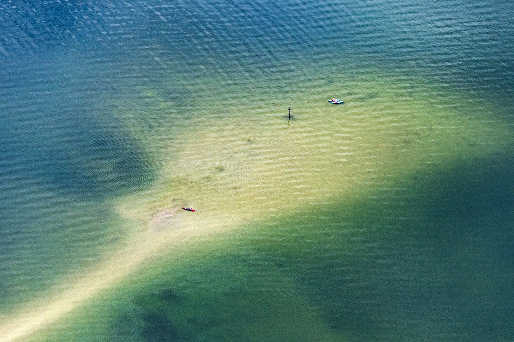 dr__0057244.jpg | HERRSCHING AM AMMERSEE 23.07.2020 Uferbereiche der See- Insel und Flachwasserbereich am Herschinger Kreuz in Herrsching am Ammersee im Bundesland Bayern, Deutschland. // Lake Island and Flachwasserbereich on Herschinger Kreuz in Herrsching am Ammersee in the state Bavaria, Germany. Foto: Daniel Reiter