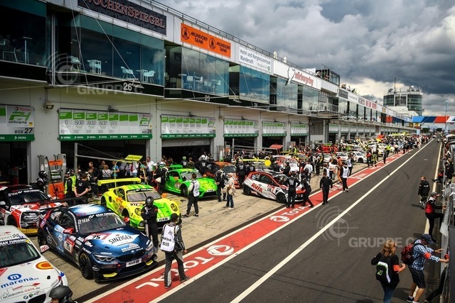 2019427 | Motorsport-Fotografie: DTM, 24h Nürburgring und GT-Action in hochauflösenden Bildern. Entdecke packende Rennmomente & Impressionen direkt aus der Boxengasse. - Realisiert mit Pictrs.com