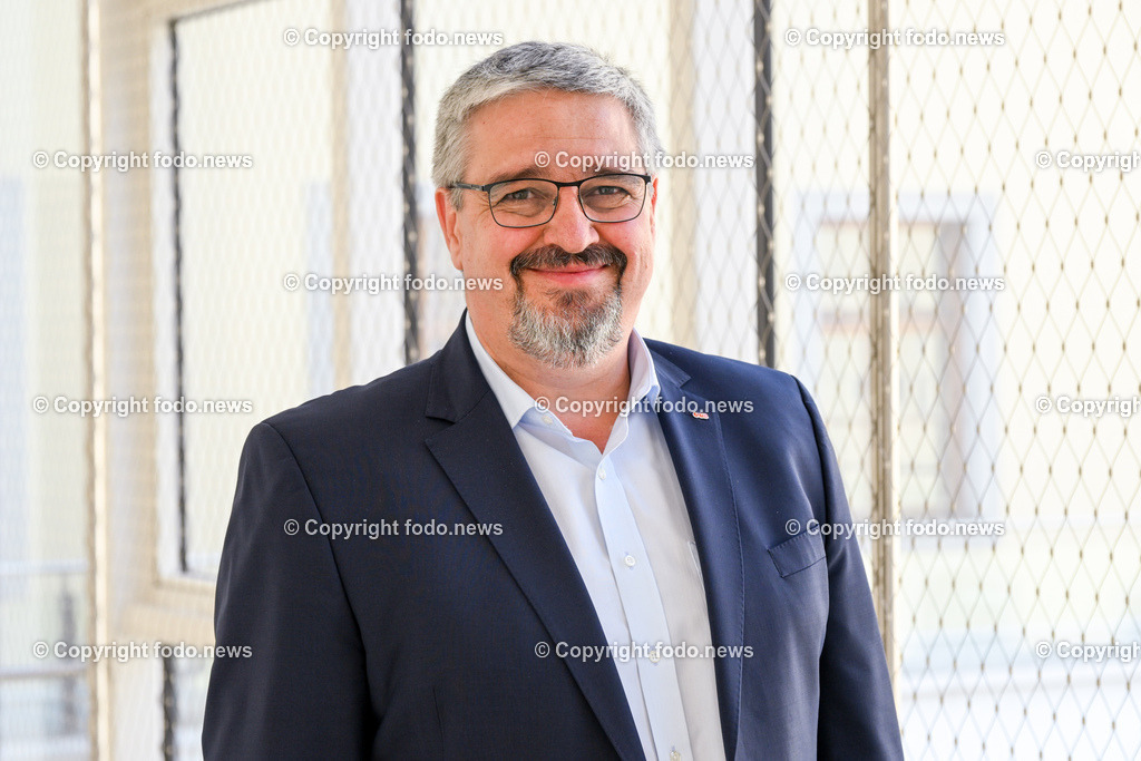 Pressekonferenz ÖGB Oberösterreich_ Leistungsbericht 2022_ 28.03.2023-4 | 28.03.2023, Presseclub Linz, AUT, Pressekonferenz OeGB Oberoesterreich, OeGB OOe Leistungsbericht 2022, im Bild Andreas Stangl (Praesident der Arbeiterkammer Ooe, OeGB-Landesvorsitzender)