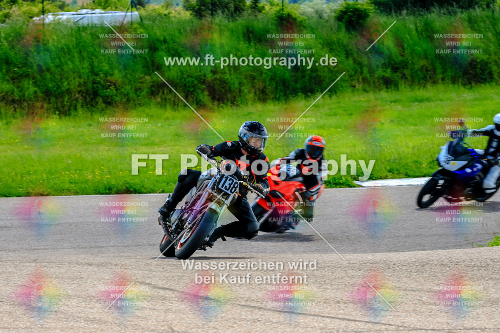 MotoTeam-0242 | Hier findet Ihr Bilder von Touristenfahrten auf der Nürburgring Nordschleife oder von anderen Veranstaltungen die ich besucht habe. Viel Spass beim Durch Schauen 