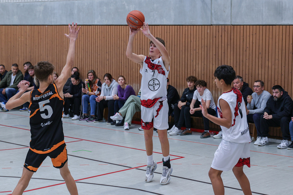 JBBL BAYER GIANTS vs Young Lions Wuppertal-96 | Fotos von Basketballspielen aus dem Raum NRW fotografiert von Gero Mueller-Laschet und Daniel Schaefer - Realisiert mit Pictrs.com