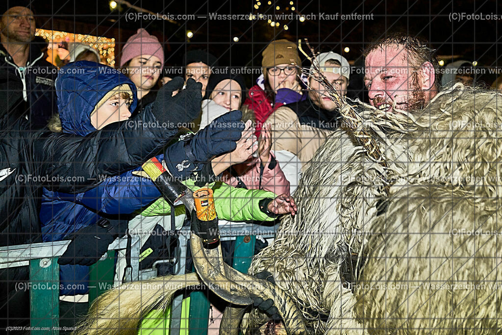 ALP5394_WIESELBURGER ADVENT_Perchtenlauf | (C)FotoLois.com, Alois Spandl, WIESELBURGER ADVENT, Perchtenlauf, So 10. Dez. 2023.