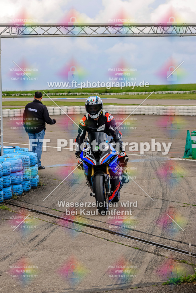 MotoTeam-9436 | Hier findet Ihr Bilder von Touristenfahrten auf der Nürburgring Nordschleife oder von anderen Veranstaltungen die ich besucht habe. Viel Spass beim Durch Schauen 