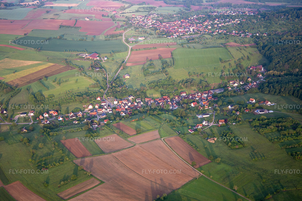 Aerial view: View of the town in Gœrsdorf in the state Bas-Rhin, France.Photo: IMG_113971.jpg taken on 05/23/2019 by Werner Riehm/FLY-FOTO.comResolution of the original: 5472 x 3648 px