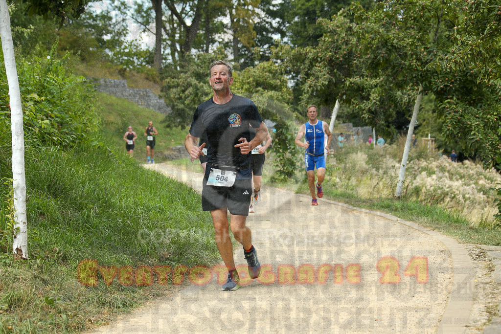 250824_1416_EX1_5622 | Sportfotografie im Rhein-Sieg Kreis, Köln, Bonn, NRW, Rheinland Pfalz, Hessen, etc. Unser Tätigkeitsfeld umfasst den Laufsport vom Volkslauf über den Marathon, Duathlon, Triathon bis zum Ultralauf wie Kölnpfad Ultra oder Schindertrail.