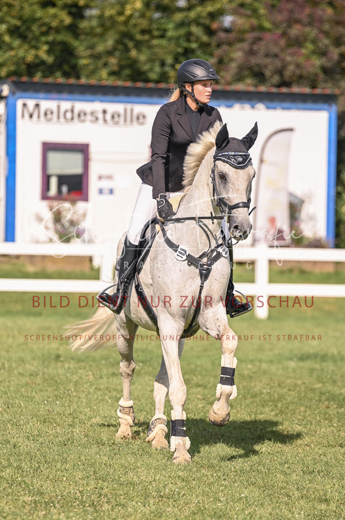 Schugtsche-Düren.2024-07.Amat.Springprf.A__-125 | Schugtsche Fotografie - Realisiert mit Pictrs.com