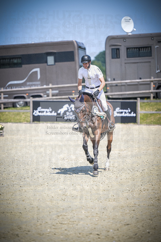 DOS_0121 | Entdecke hochwertige Reitturnierfotos von Foto Oger. Professionell, emotional und authentisch – jetzt Lieblingsmomente im Shop bestellen.Deutschlandweite Turnierfotografie. - Realisiert mit Pictrs.com