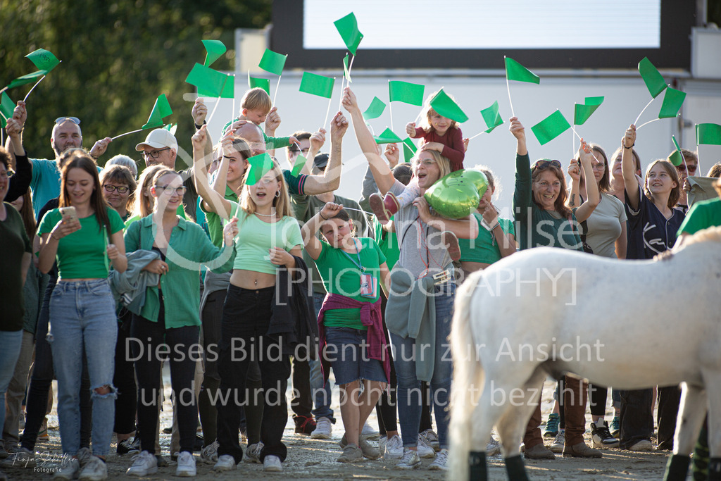 230728_BHO_Showprogramm_FS-758 | Deine schönsten Turniermomente als professionelle Fotos! Entdecke hochwertige Pferdesport-Fotografie im Online-Shop. Jetzt Fotos finden & bestellen!