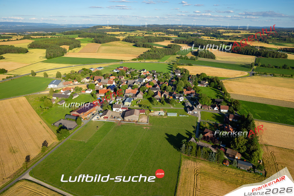 Das Luftbild zeigt : Welschenkahl Kasendorf - Die Luftaufnahme wurde 2024 vom UL-Flugzeug aus erstellt ( keine Drohne ) - Hochauflösende Luftaufnahme - Für grossformatige Ausdrucke geeignet. Die Geschenkidee !Mit Lizenz und Bildrechte bestellbar