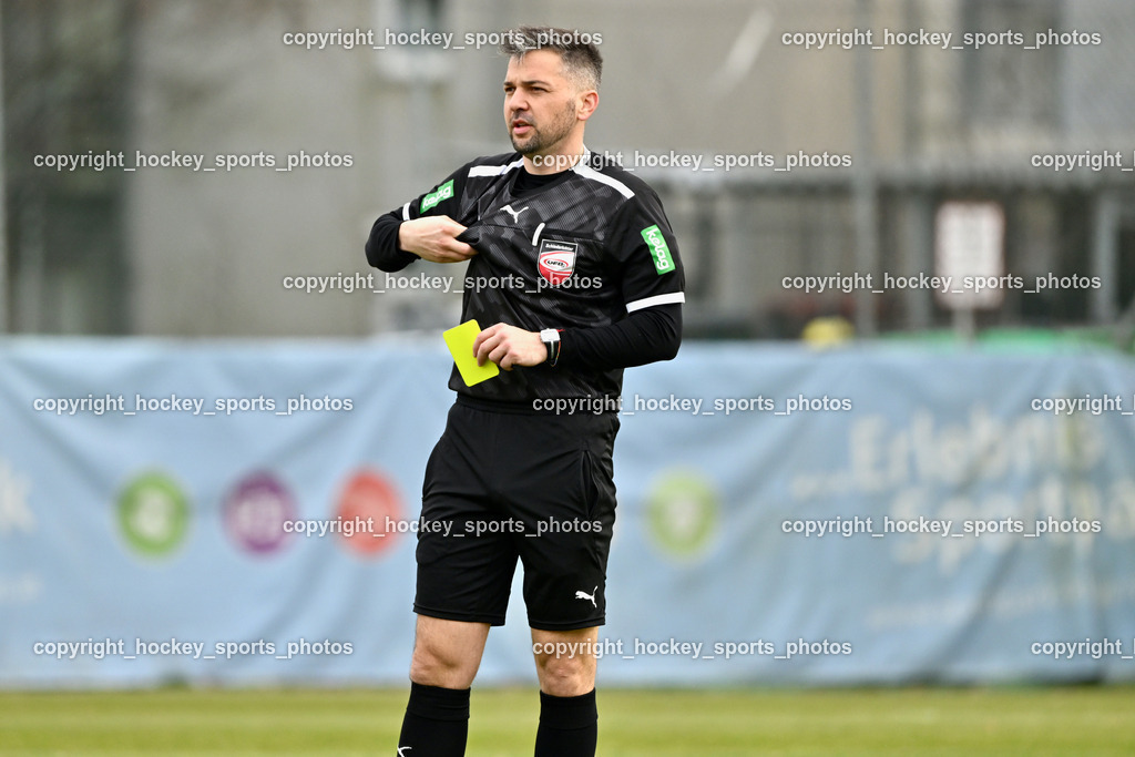 SAK vs. VST Völkermarkt | Michael Terbul Referee, Gelbe Karte, SAK vs. VST Völkermarkt, SAK vs. VST Völkermarkt am 21.03.2026 in Klagenfurt (Sportpark Welzenegg), Austria, (Photo by Bernd Stefan)