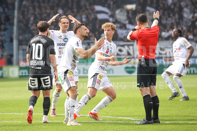 SK Puntigamer Sturm Graz vs TSV Egger Glas Hartberg – Championship Group    | Graz, Austria, 12.Apr.26 - SOCCER - ADMIRAL Bundesliga, SK Puntigamer Sturm Graz vs TSV Egger Glas Hartberg. The image shows Hartberg can not believe.    