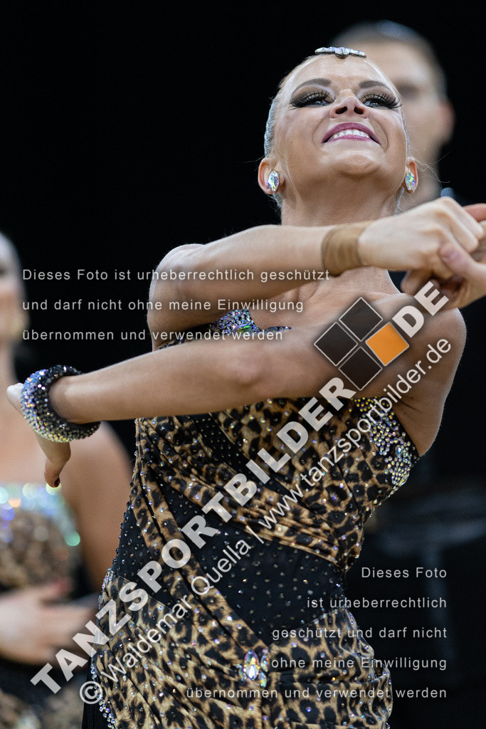 20230226-13027 | Hier finden Sie Tanz Bilder vom Latein und Standard Formationen tanzen. Sportbilder vom Tanzsport. Schöne Fotos und von Weltmeisterschaft, Europameisterschaft, Bundesliga, Regionalliga, Oberliga und Landesliga sowie von GOC Stuttgart, DanceComp, WM Bremen