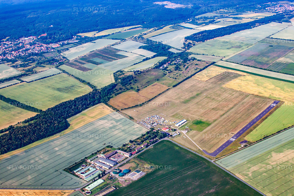 Luftbild: Flugplatz Ballenstedt/Quedlinburg im Ortsteil Asmusstedt in Ballenstedt im Bundesland Sachsen-Anhalt in Deutschland. Foto: IMG_41955.jpg vom 25.06.2011 durch Werner Riehm/FLY-FOTO.de