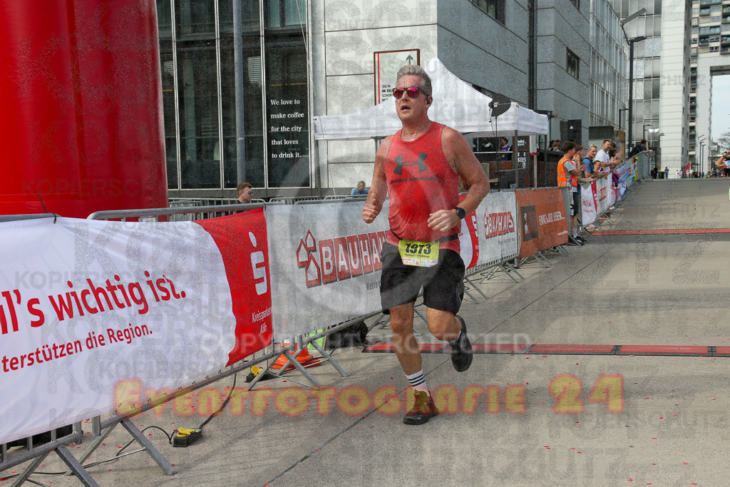 250920_1514_EX1_8631 | Sportfotografie im Rhein-Sieg Kreis, Köln, Bonn, NRW, Rheinland Pfalz, Hessen, etc. Unser Tätigkeitsfeld umfasst den Laufsport vom Volkslauf über den Marathon, Duathlon, Triathon bis zum Ultralauf wie Kölnpfad Ultra oder Schindertrail.
