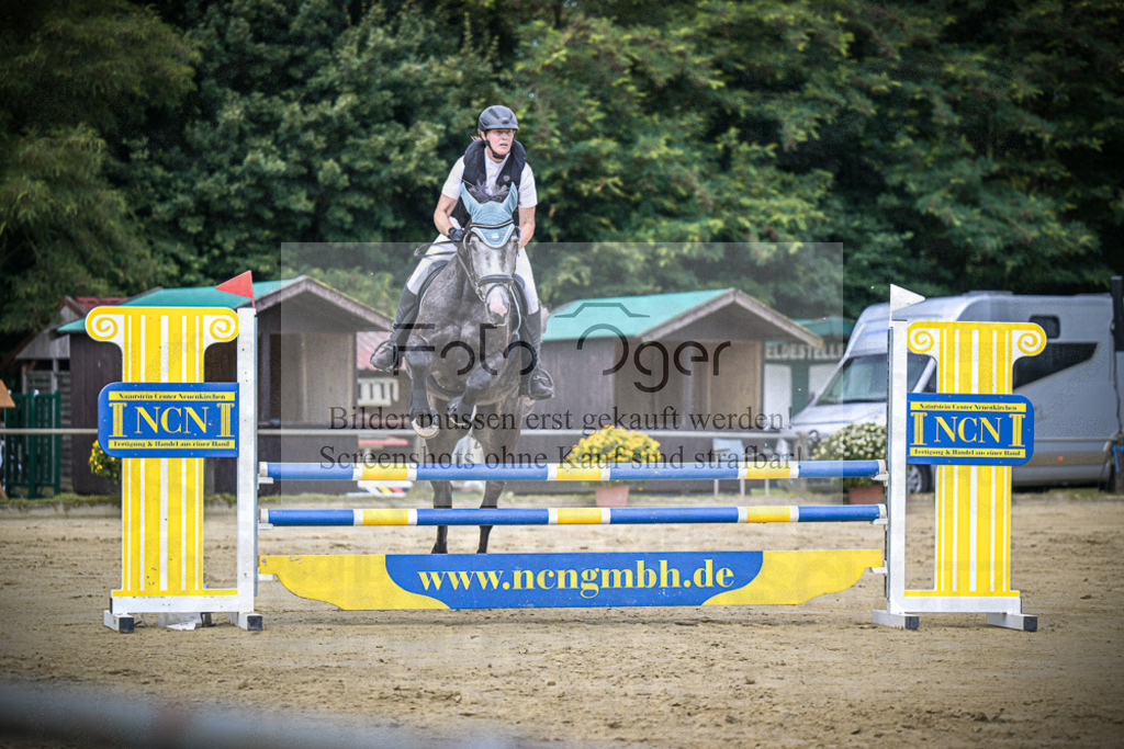 DOS_6288 | Entdecke hochwertige Reitturnierfotos von Foto Oger. Professionell, emotional und authentisch – jetzt Lieblingsmomente im Shop bestellen.Deutschlandweite Turnierfotografie. - Realisiert mit Pictrs.com
