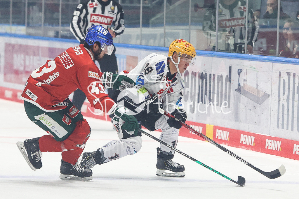 Augsburger Panther - Fischtown Pinguins Bremerhaven | Leon VAN DER LINDE (AEV #43) im Duell mit Marat KHAIDAROV (BHV #18) / Zweikampf