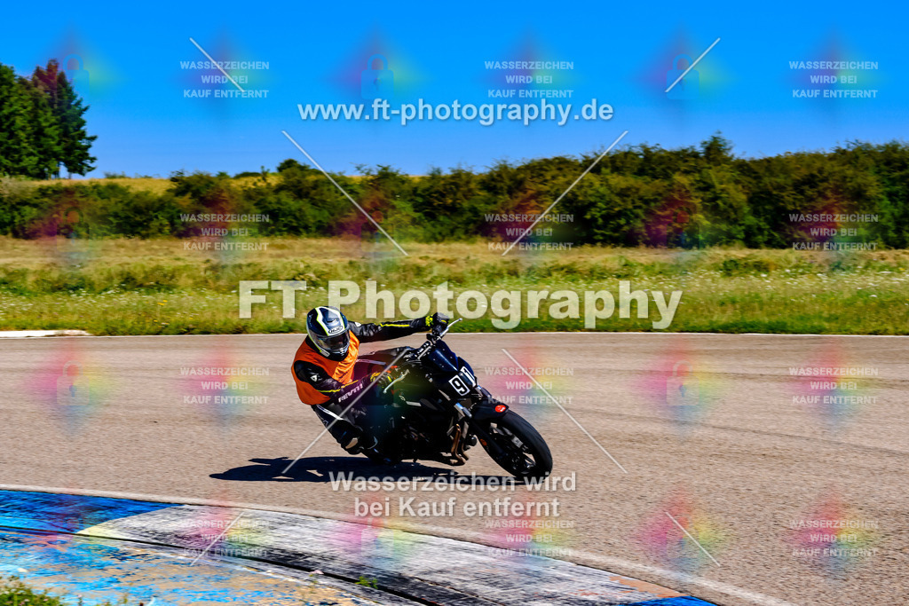 091-2905 | Hier findet Ihr Bilder von Touristenfahrten auf der Nürburgring Nordschleife oder von anderen Veranstaltungen die ich besucht habe. Viel Spass beim Durch Schauen 