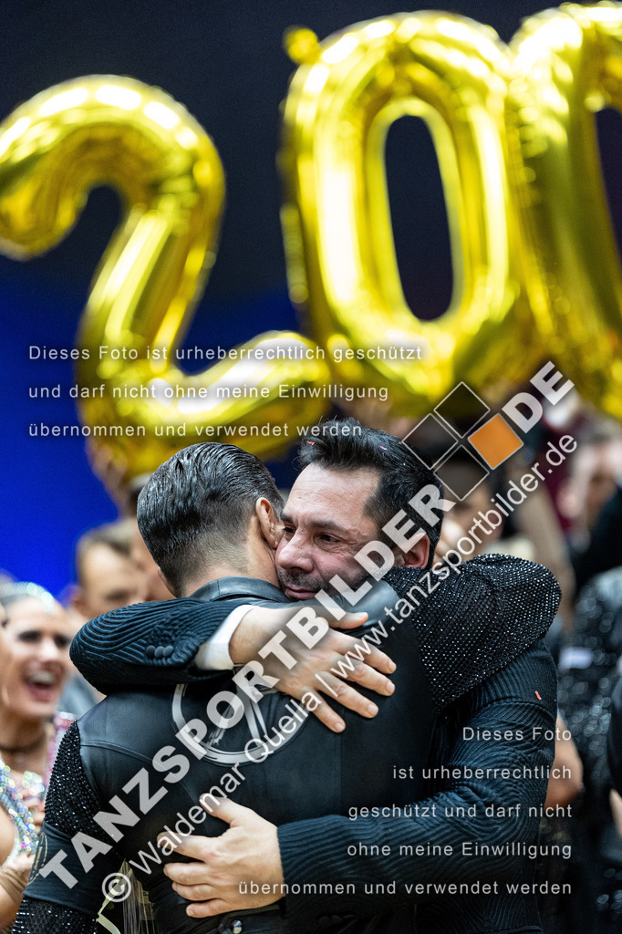 20240113-14364 | Hier finden Sie Tanz Bilder vom Latein und Standard Formationen tanzen. Sportbilder vom Tanzsport. Schöne Fotos und von Weltmeisterschaft, Europameisterschaft, Bundesliga, Regionalliga, Oberliga und Landesliga sowie von GOC Stuttgart, DanceComp, WM Bremen