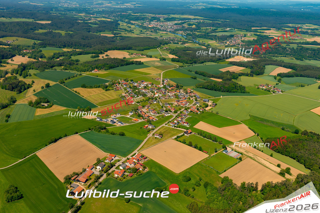 Das Luftbild zeigt : Beucherling Zell - Die Luftaufnahme wurde 2024 vom UL-Flugzeug aus erstellt ( keine Drohne ) - Hochauflösende Luftaufnahme - Für grossformatige Ausdrucke geeignet. Die Geschenkidee !Mit Lizenz und Bildrechte bestellbar