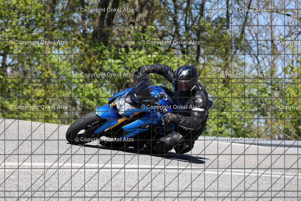 IMG_7274 | Fotograf am Kyffhäuser. Onkel Atze. Kyffhäuser Rennstrecke. Café36. Motorsportfotografie. - Realisiert mit Pictrs.com