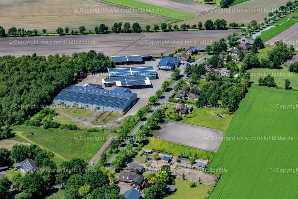 Ahrenswohlde_Zimmerei_Raap_ELS_6476030622 | AHLERSTEDT 03.06.2022 Zimmerei Raap in Ahrenswohlde in Ahlerstedt im Bundesland Niedersachsen, Deutschland. // Zimmerei Raap in Ahrenswohlde in Ahlerstedt in the state Lower Saxony, Germany. Foto: Martin Elsen